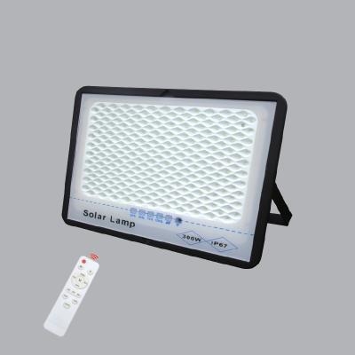 ĐÈN PHA LED NĂNG LƯỢNG MẶT TRỜI MPE 200W